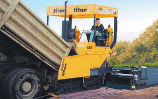 ABG TITAN 225 asfaltni finišer gusjeničar