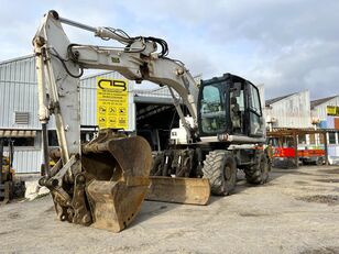 JCB Pelle sur pneus JS130 W bager točkaš