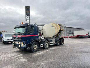 Volvo FM12 kamion s mješalicom za beton